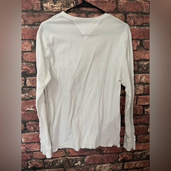Tommy Hilfiger long sleeve - Picture 2 of 3